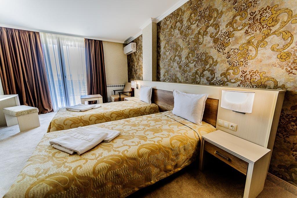 Hotel Alisa Pavel Banya Buitenkant foto